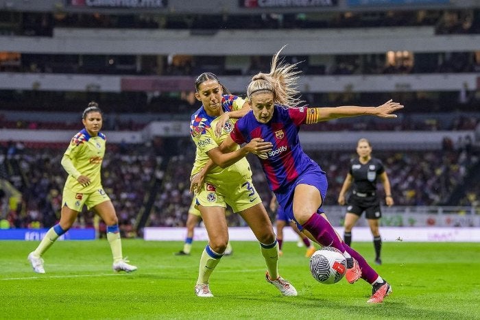 América Femenil enfrentando al FC Barcelona