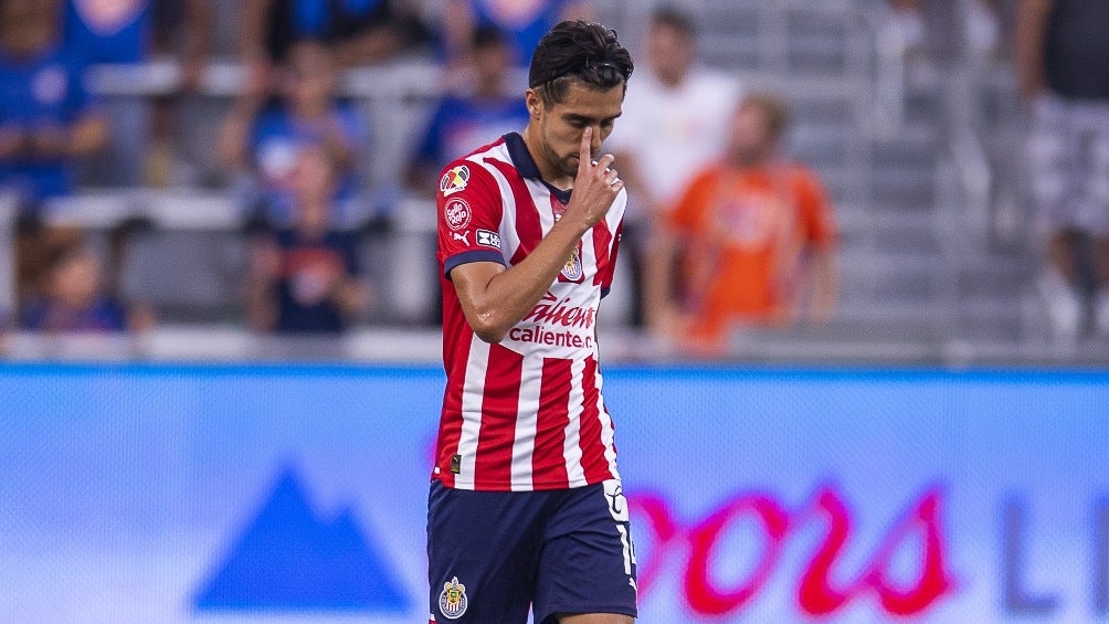 Chivas y Paunovic no logran encontrar a su delantero que marque diferencia