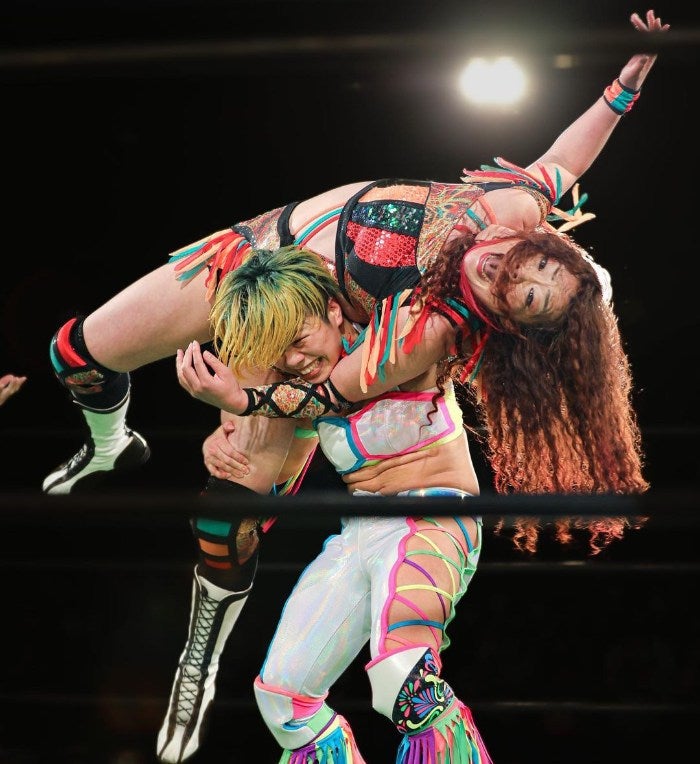 Kaho Kobayashi durante una pelea de lucha libre 