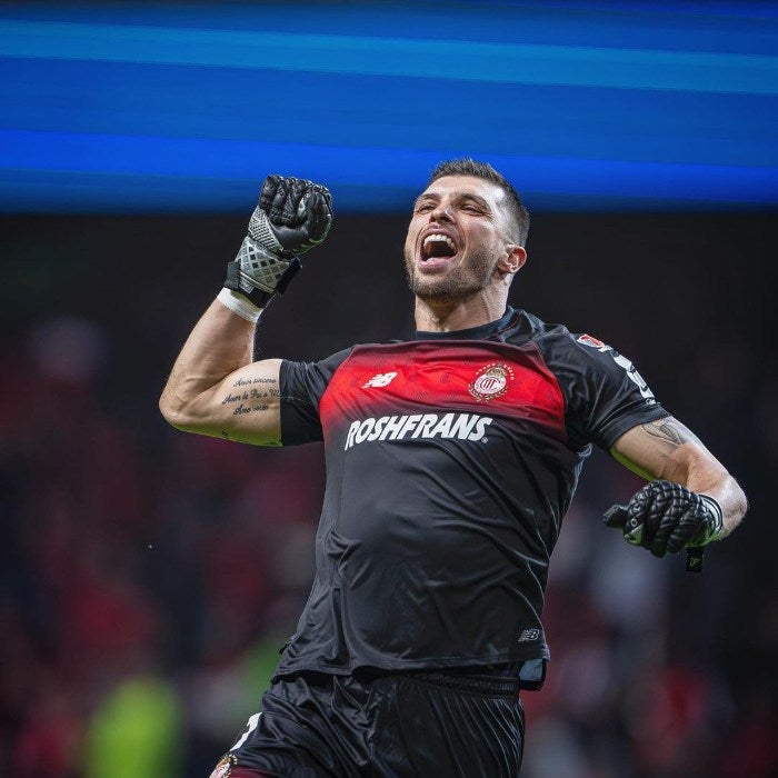 Tiago Volpi celebrando con Toluca 