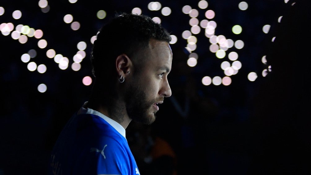 Neymar en su presentación en Arabia Saudita