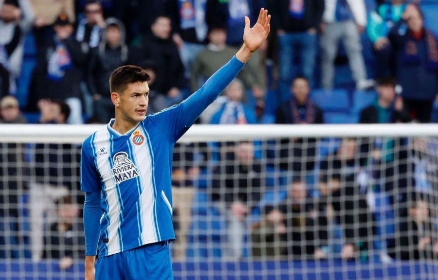 César Montes apunta a quedarse con el Espanyol