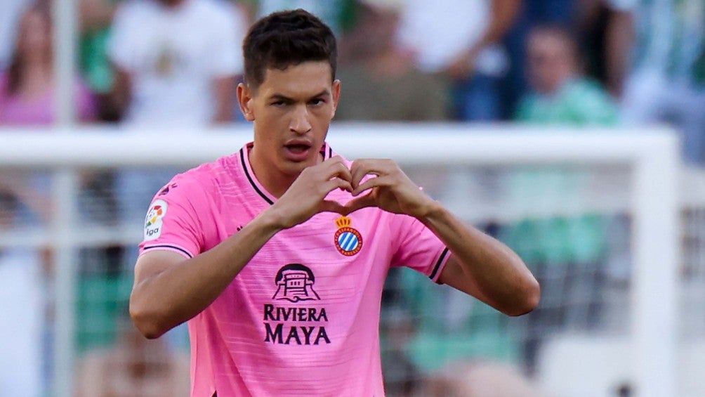 César Montes celebra un gol con el Espanyol