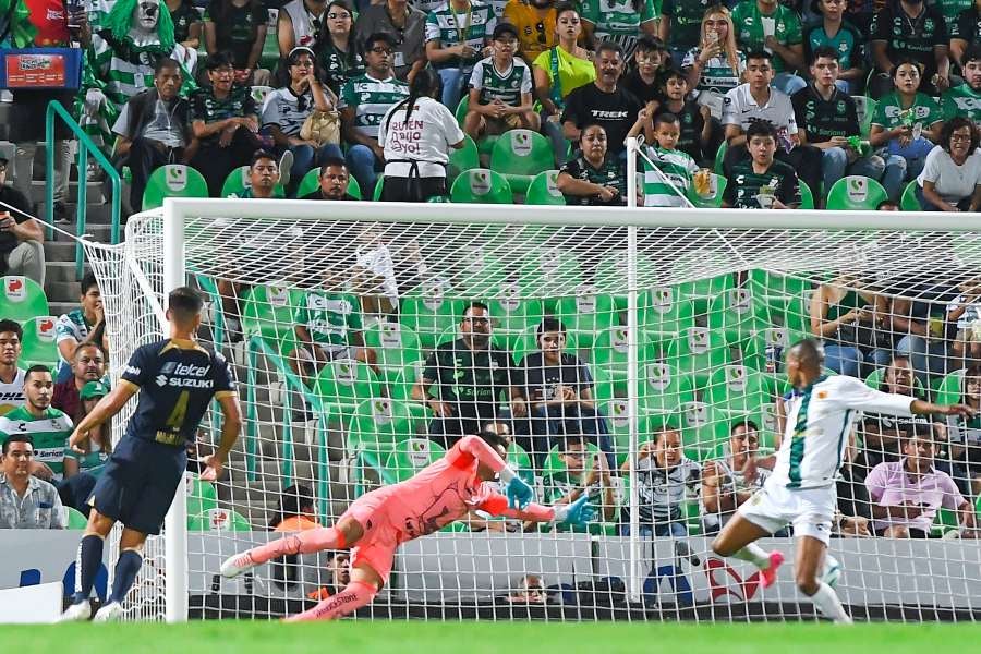 Santos venció 2-1 a Pumas