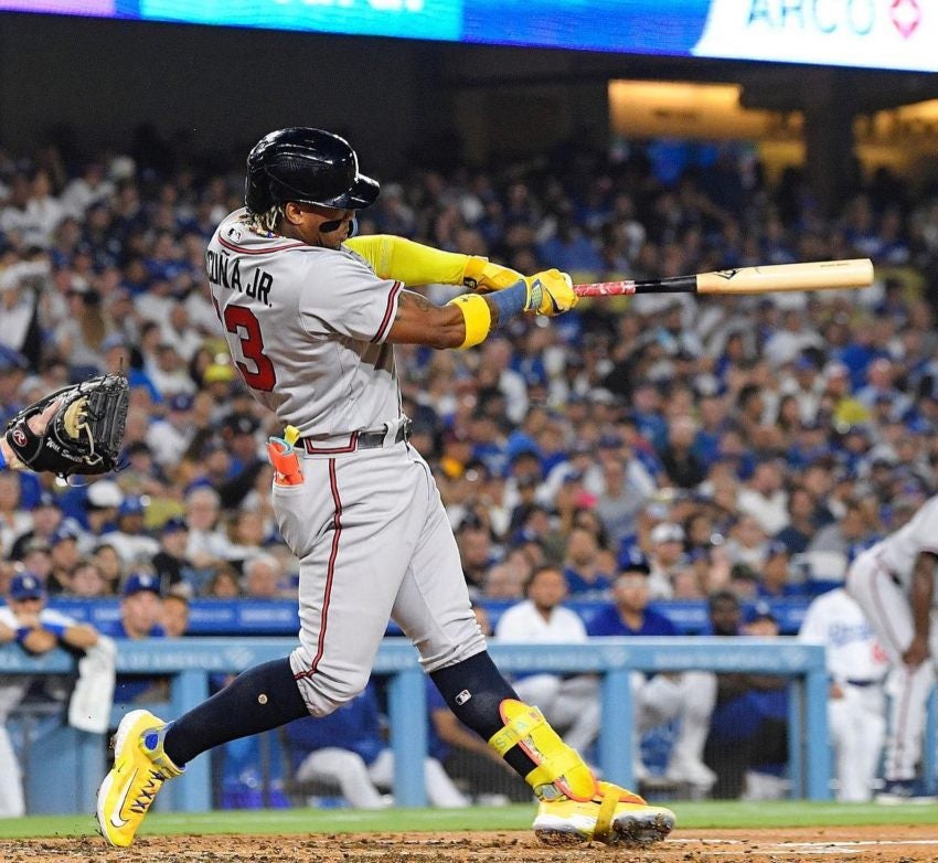 Acuña Jr bateando en la Gran Carpa 