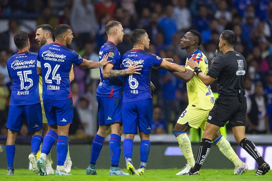 El Clásico Joven se vivió con intensidad