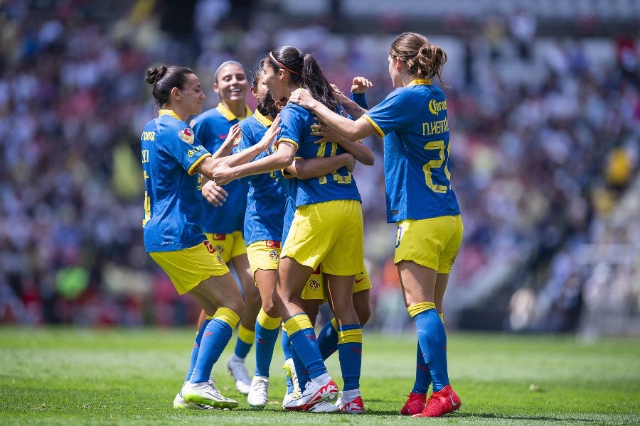 América Femenil festejando el segundo gol