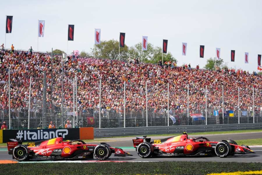 Charles Leclerc contra Carlos Sainz en Monza