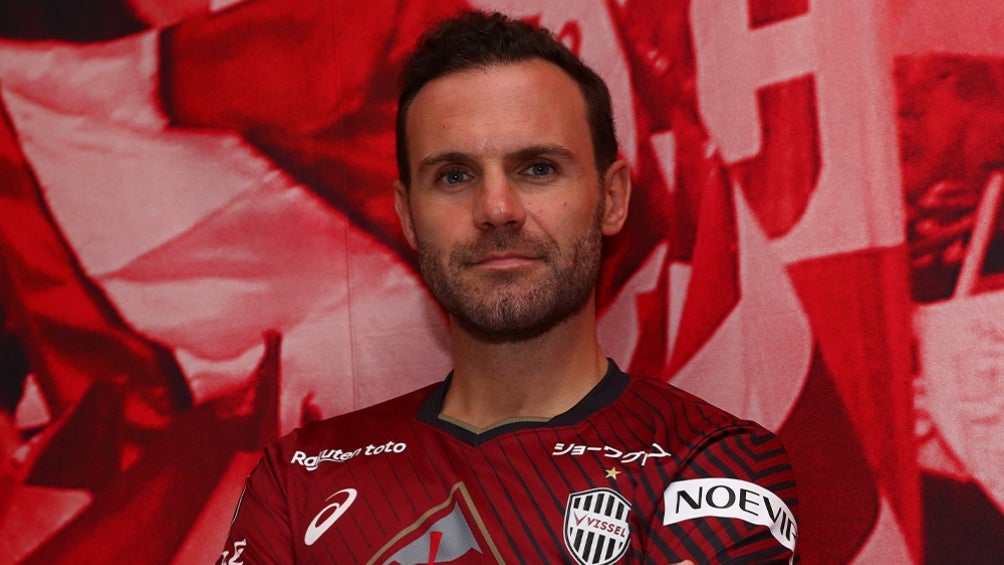 Juan Mata en su presentación con Vissel Kobe