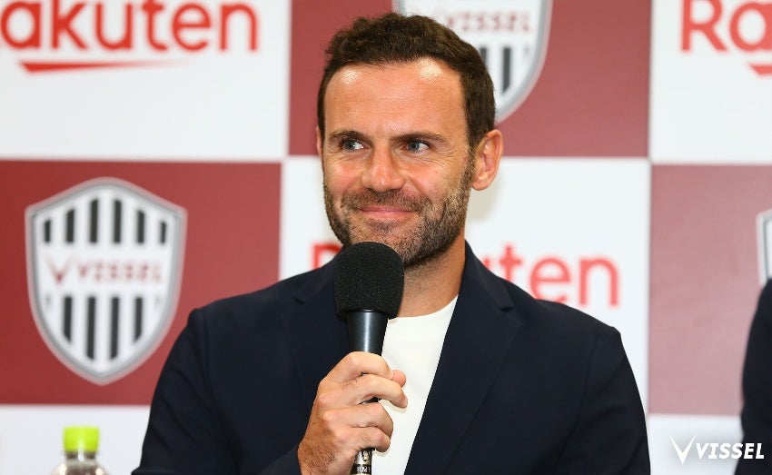 Juan Mata en su presentación con Vissel Kobe