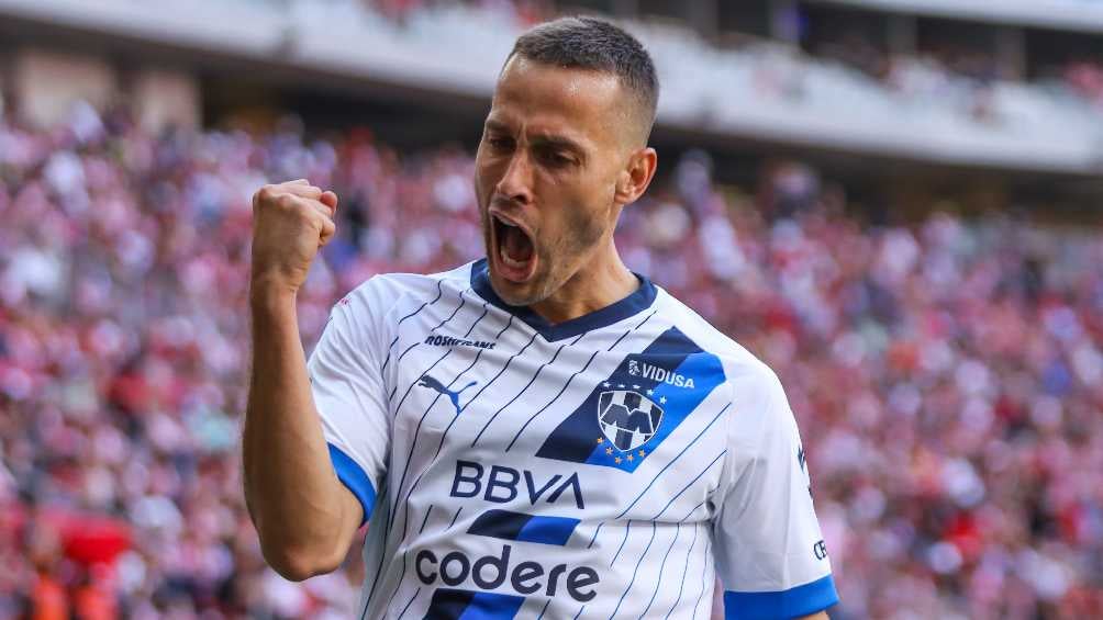 ergio Canales se estrenó como goleador de Rayados con doblete ante Chivas