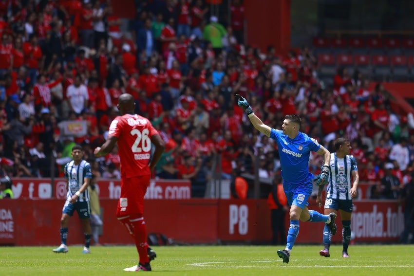 Tiago Volpi tras patear el penalti 