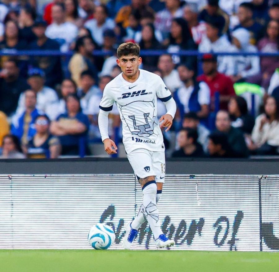 Alfonso Monroy con los Pumas