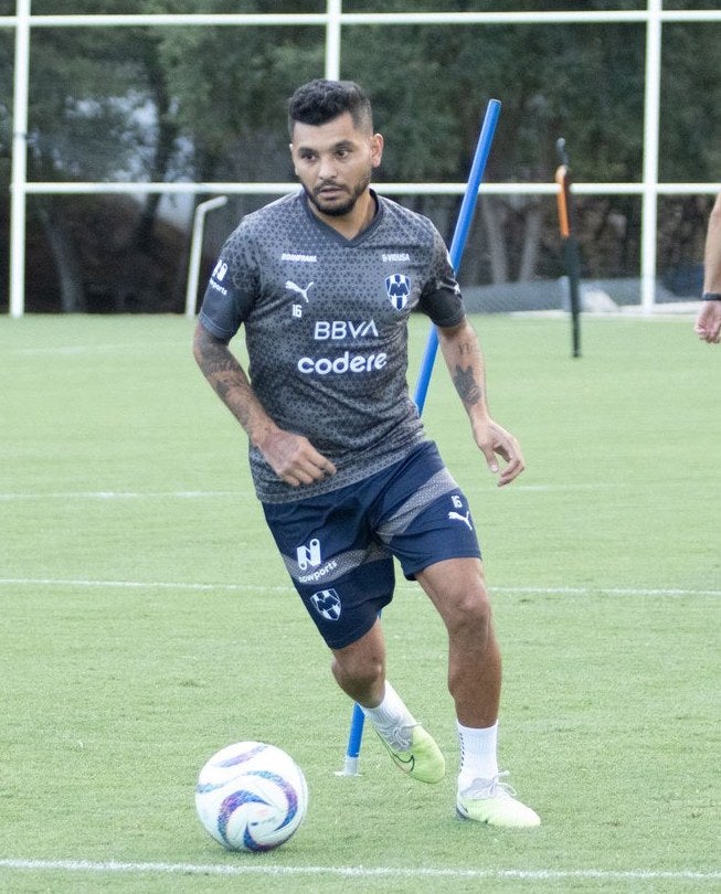 Tecatito en su primer entrenamiento con Rayados