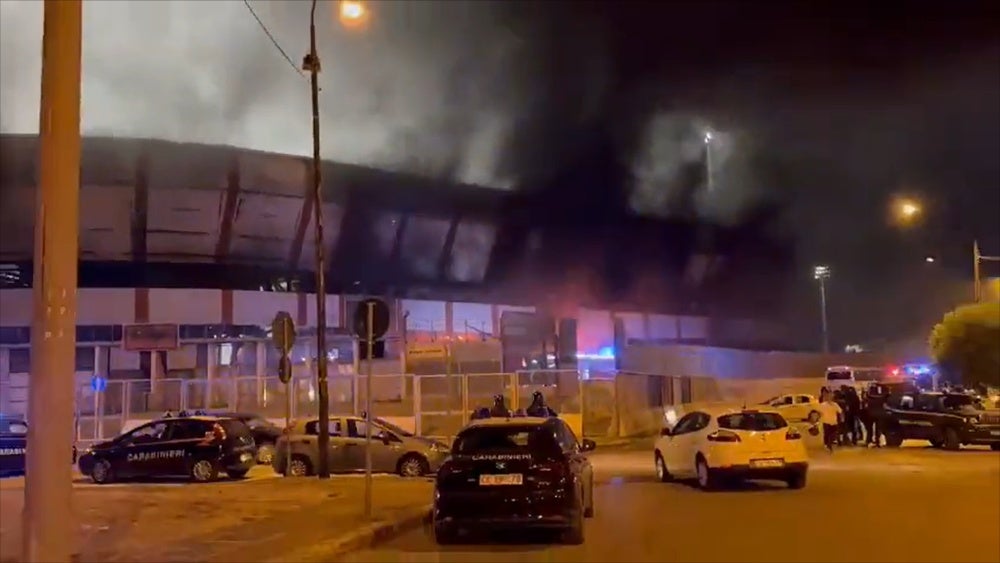 Incendio en el Stadio Erasmo Iacovone