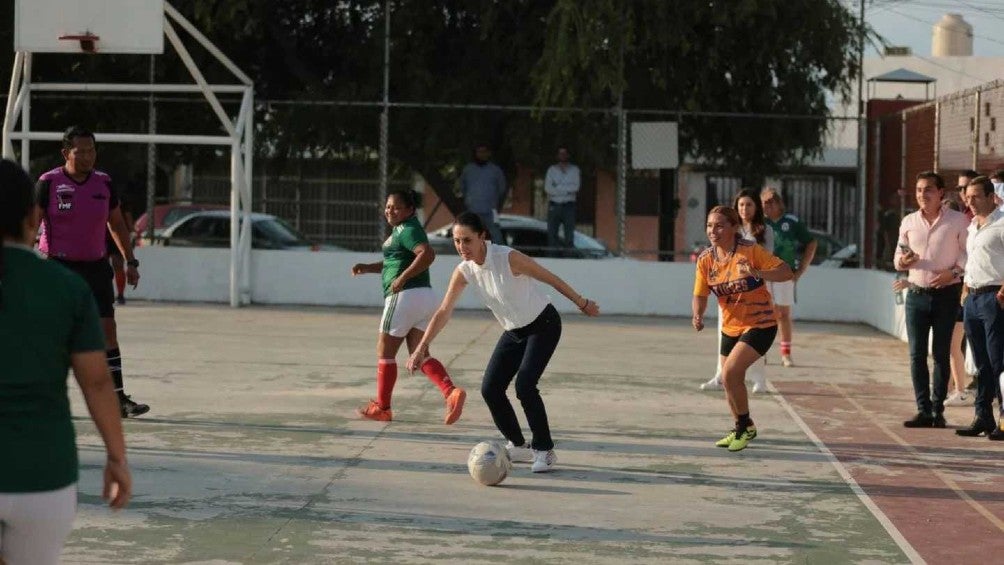 Claudia Sheinbaum muestra su amor por el futbol