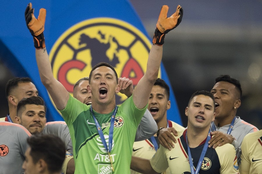 Agustín Marchesín con Jorge Sánchez en el América