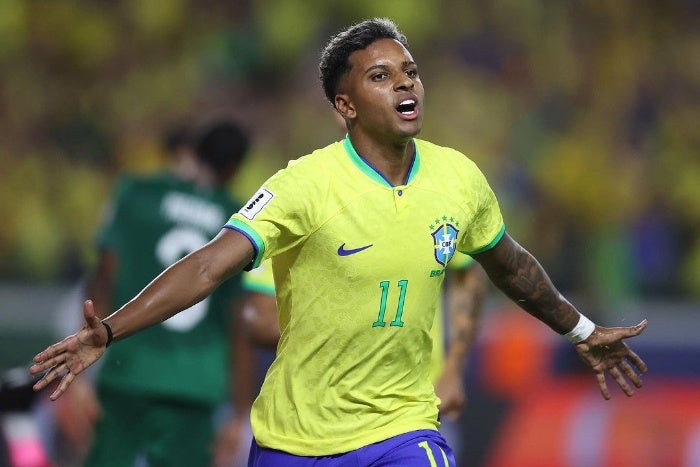 Rodrygo celebrando el gol con Brasil 