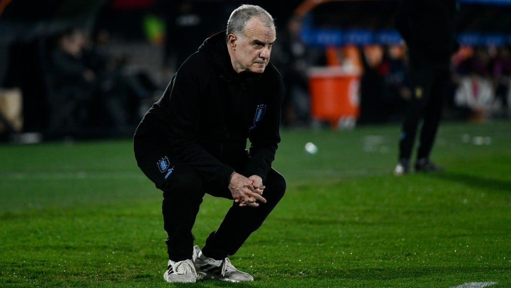 Marcelo Bielsa debutó en partido oficial con Uruguay 