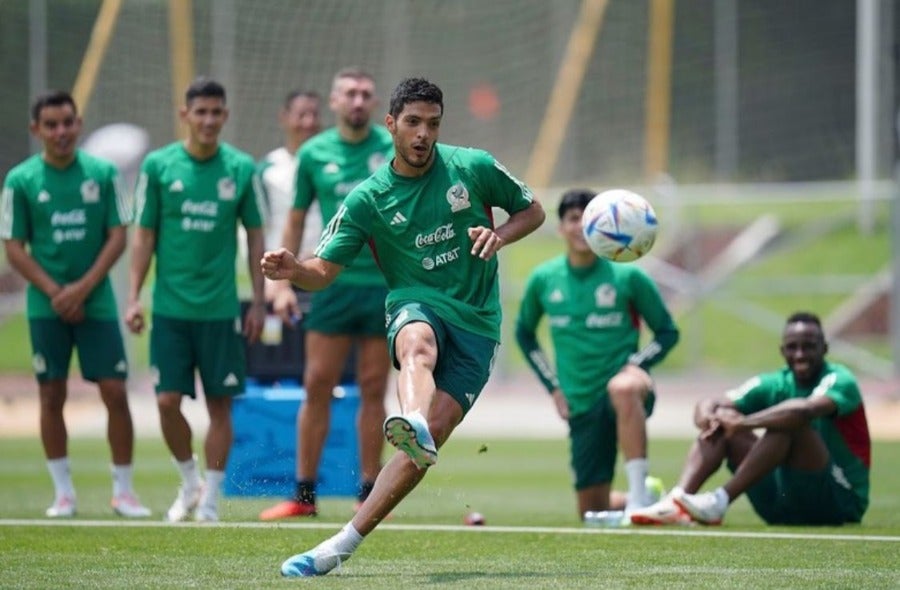 Raúl Jiménez en el CAR