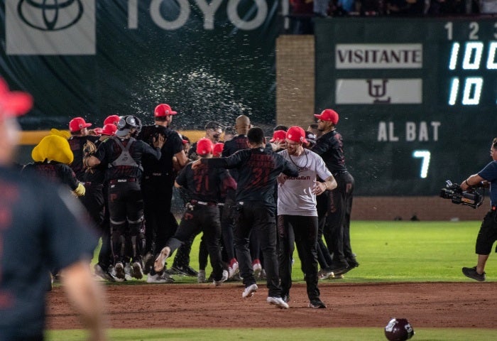 Algodoneros celebrando el triunfo 