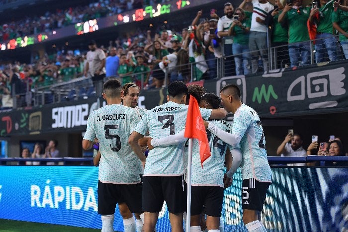 México rescató el empate contra Australia 