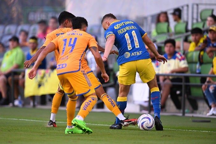 América enfrentando a Tigres