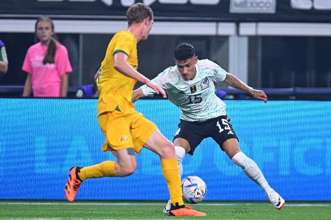 Uriel Antuna durante el partido vs Australia