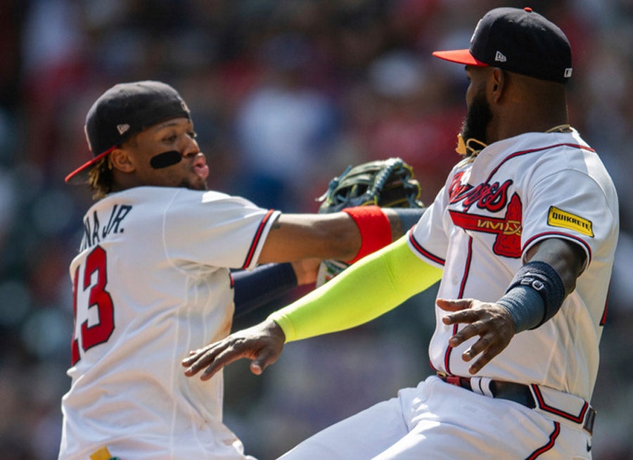 Acuña y Ozuna celebran triunfo