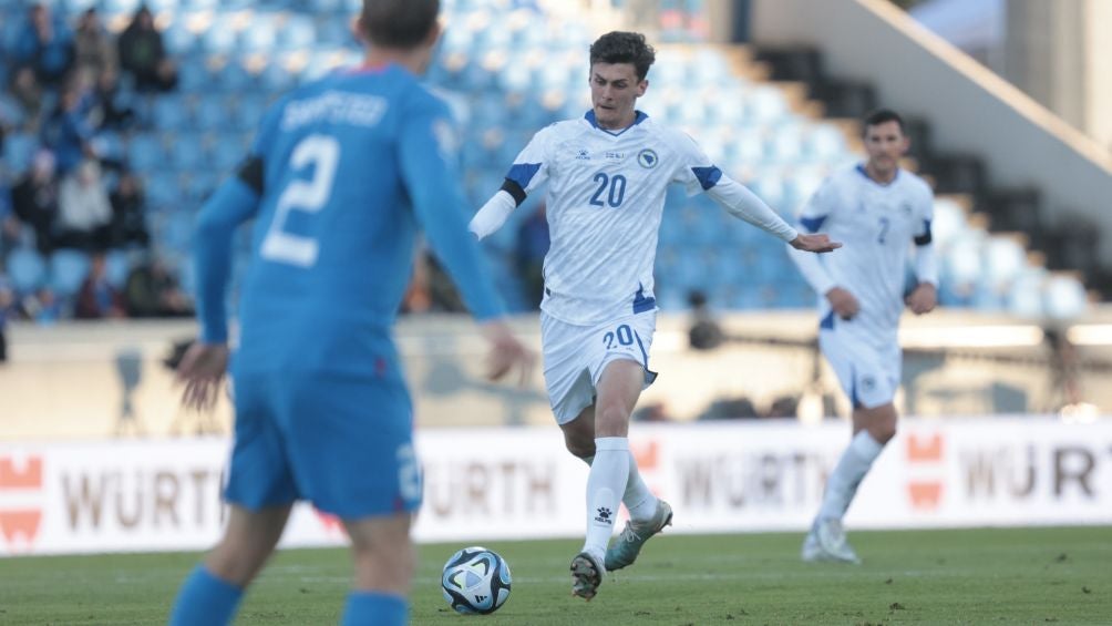 Imágenes del Bosnia vs Islandia