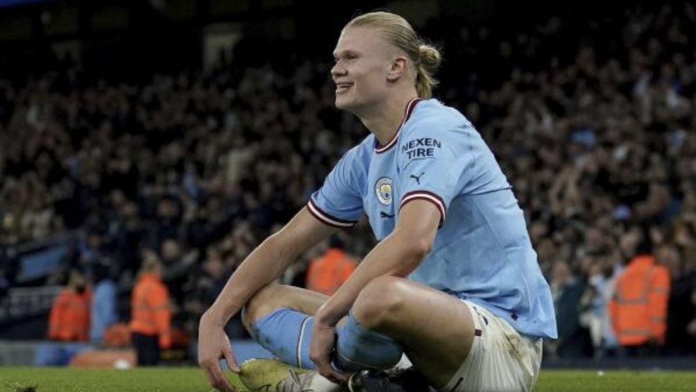 El delantero noruego celebrando un gol con el City