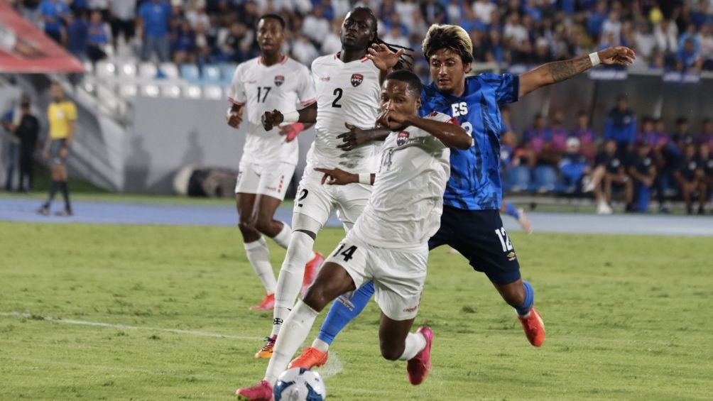 El Salvador en el juego ante Trinidad y Tobago