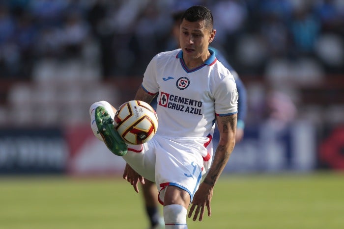 Domínguez jugando con Cruz Azul 