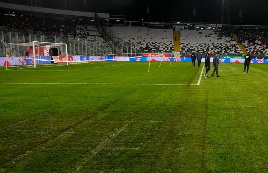 Así lucía la cancha del Estadio Monumental David Arellano