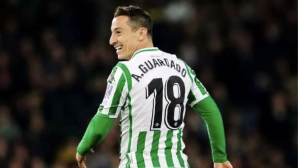 Guardado durante un encuentro con el Betis