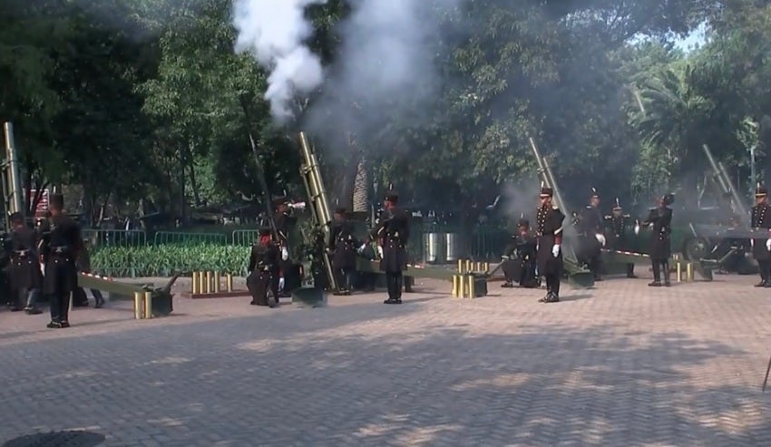 Detonaciones de cañones en el evento 