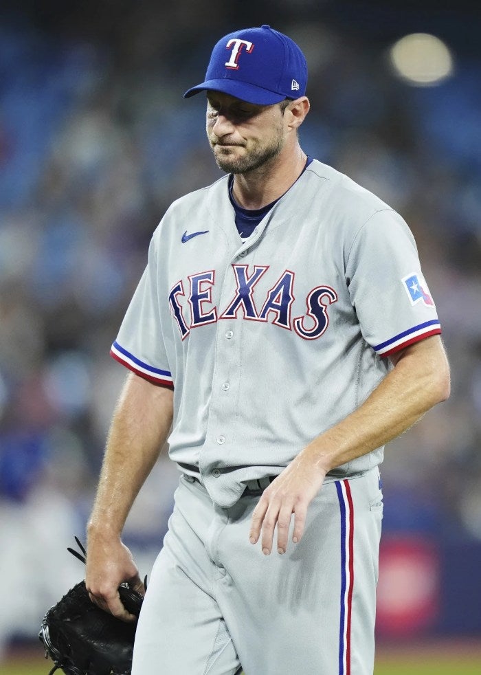 Max Scherzer jugando para los Texas Rangers 