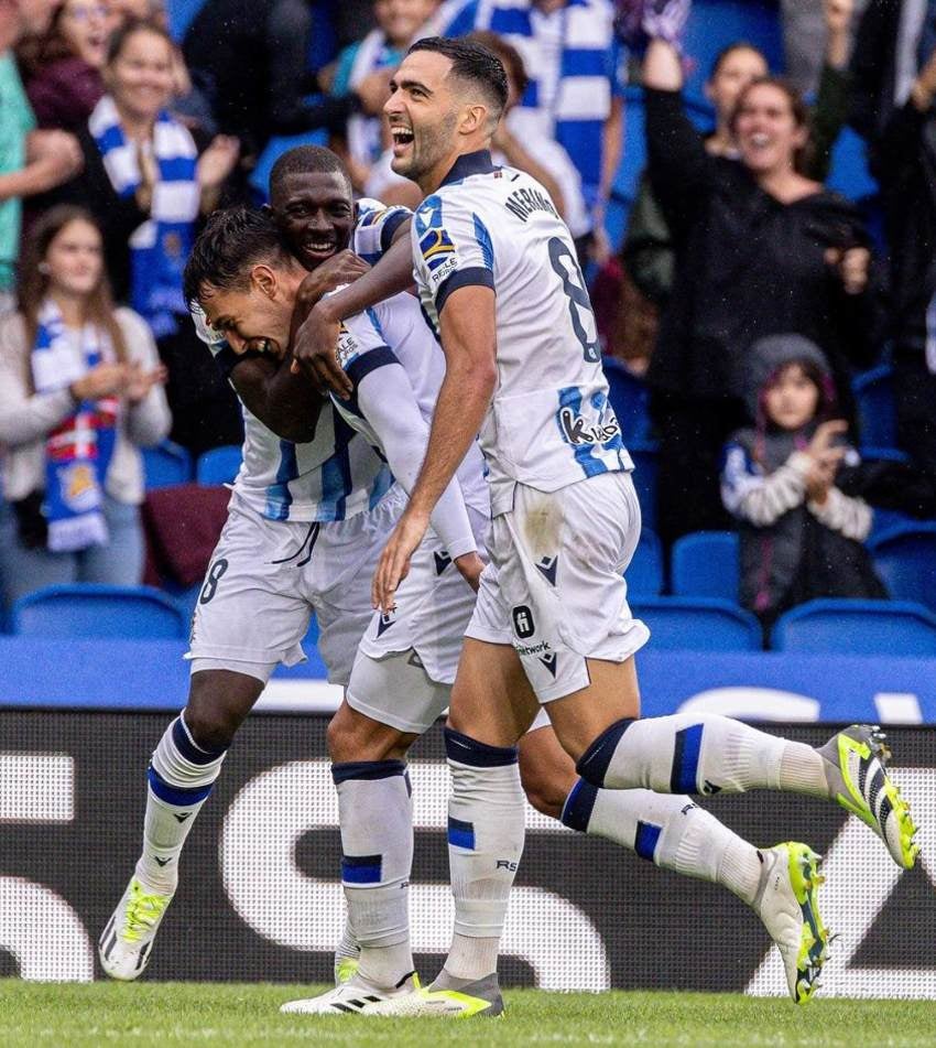 Real Sociedad en celebración de gol