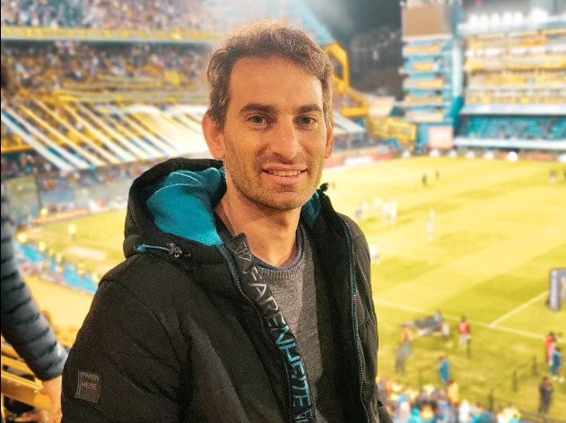 Ezequiel Sosa cubre a Boca Juniors