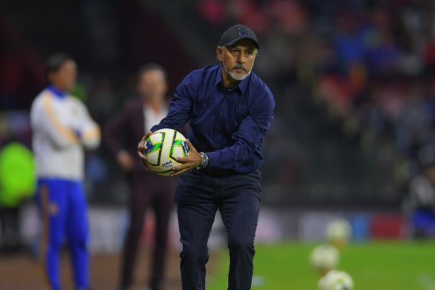 Potro Gutiérrez cuando dirigía a Cruz Azul