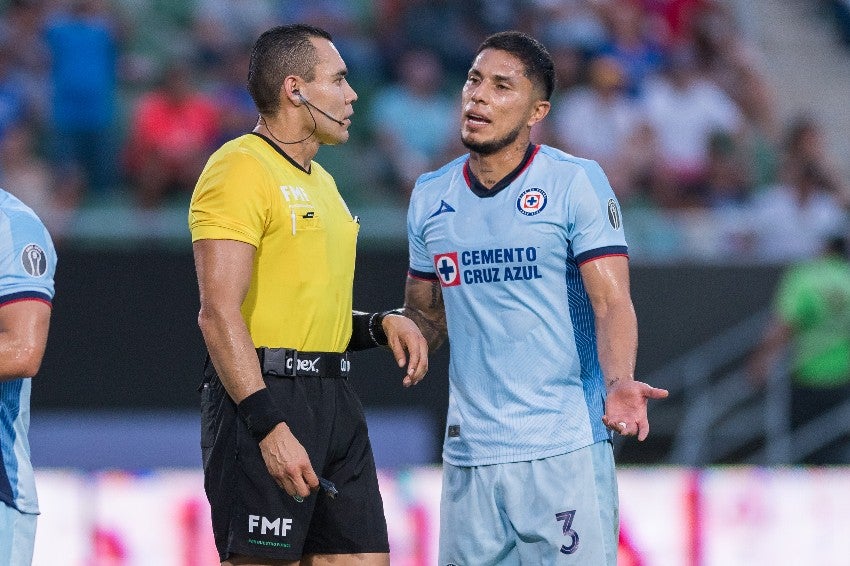 Titán Salcedo en el juego ante Mazatlán