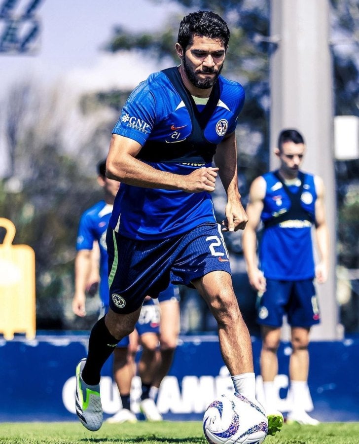 Henry Martín entrenando en Coapa