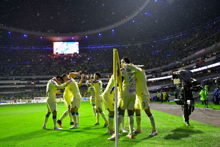 América gana 2-0 en el Estadio Azteca