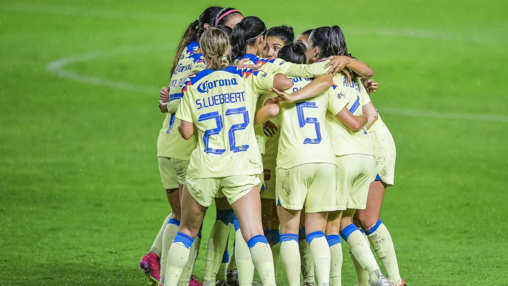 Las Águilas celebran un gol