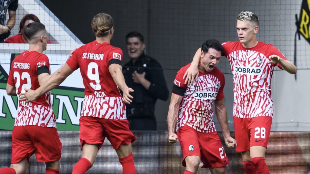 El Colonia celebrando un gol