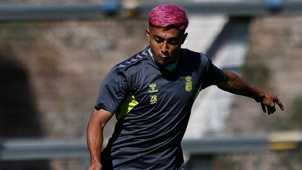 Julián Araujo en entrenamiento con Las Palmas