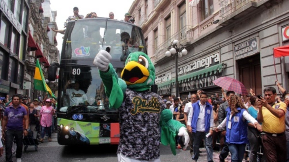 La novena verde en desfile 