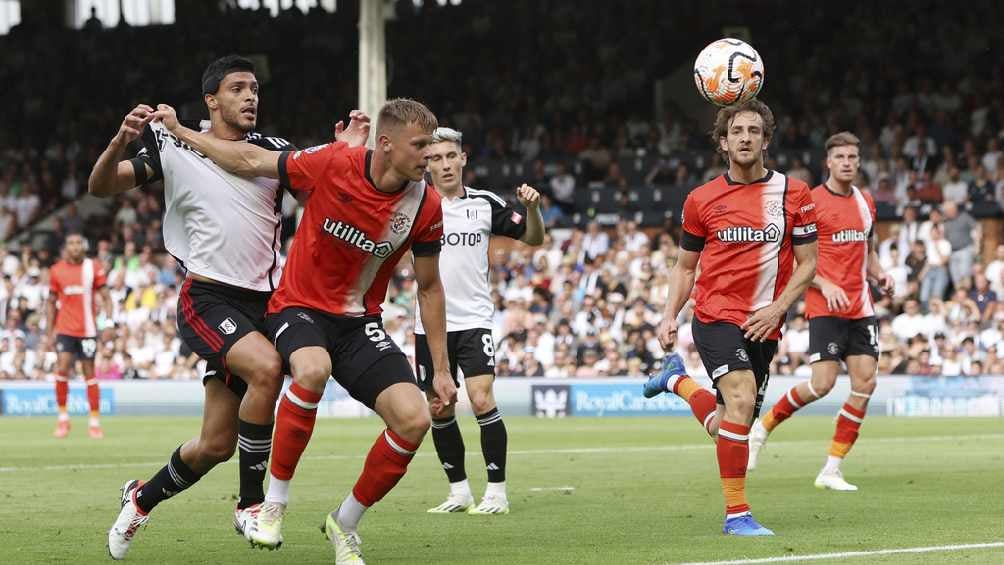 Jiménez aún no anota con Fulham