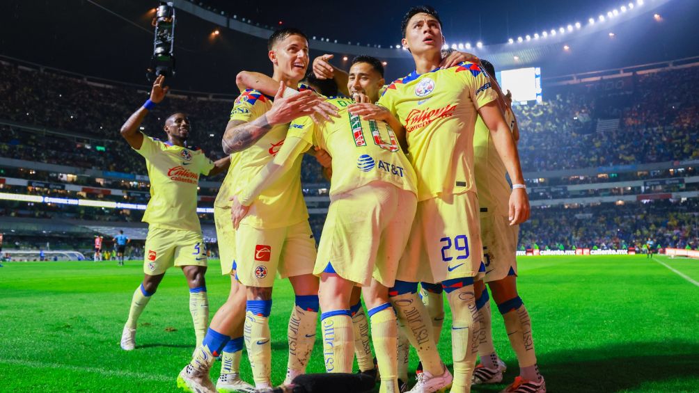 América celebra la victoria del Clásico