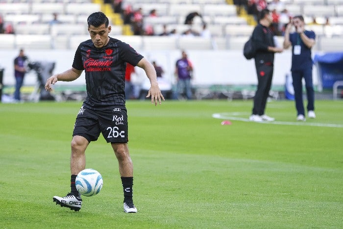 Aldo Rocha calentando previo al duelo contra Tigres